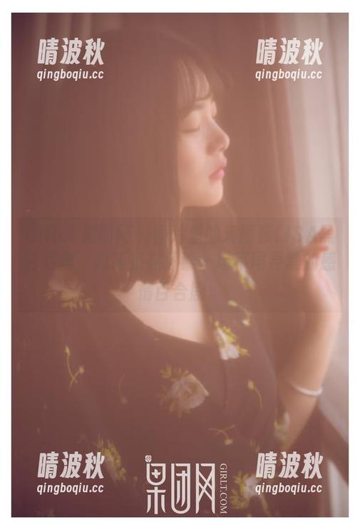 GIRLT果团网 - 图片里的爱丽莎LISA黑白写真，我简直在阅读一场不同寻常的感情百合剧。