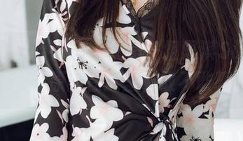 HuaYang花漾 – 又是一组思淇Sukiiii的自拍,原图在这里,敢不敢聊聊?