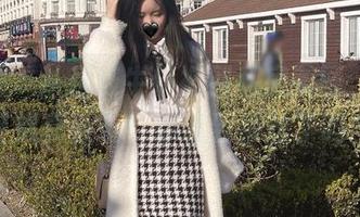 微密圈 – 从超级牛仔裤到私房美图,July芝岚真会玩!你看到那丝了吗?