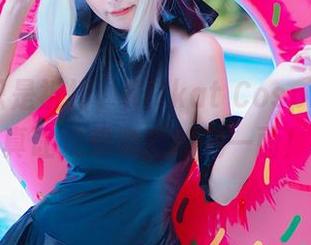 修女不只是祈祷，Kitkat Cosplay的写真让我想象她的另一面！