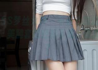 MSLASS梦丝女神 – 不小心路过小盐的黑风衣，美腿套图轻松下载，谁能拒绝呢？