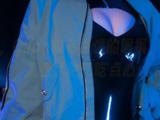 说实话，Quan冉有点饿的眼镜，原图让人看了更想吃点心