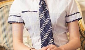 TouTiao头条女神 – 超级碗爆弹？娜依灵儿的写真集让你指尖乐翻天！