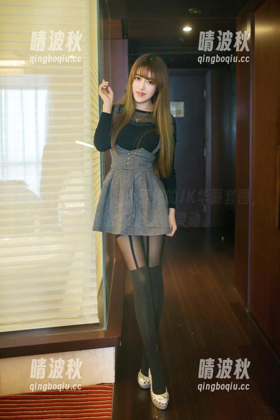 TuiGirl推女郎 - 土豆姐的JK华丽套图，带点俏皮又迷人的灵动。