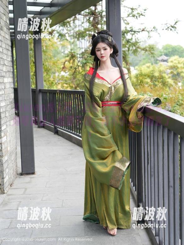Xiuren秀人网 - 这套奈奈Fox的秘书系列可真让人想要下载，再不小心要搬家了！