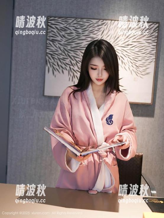 Xiuren秀人网 - 最新天台风骚图，小蛮妖_honey依旧是个不安分的妖妖！