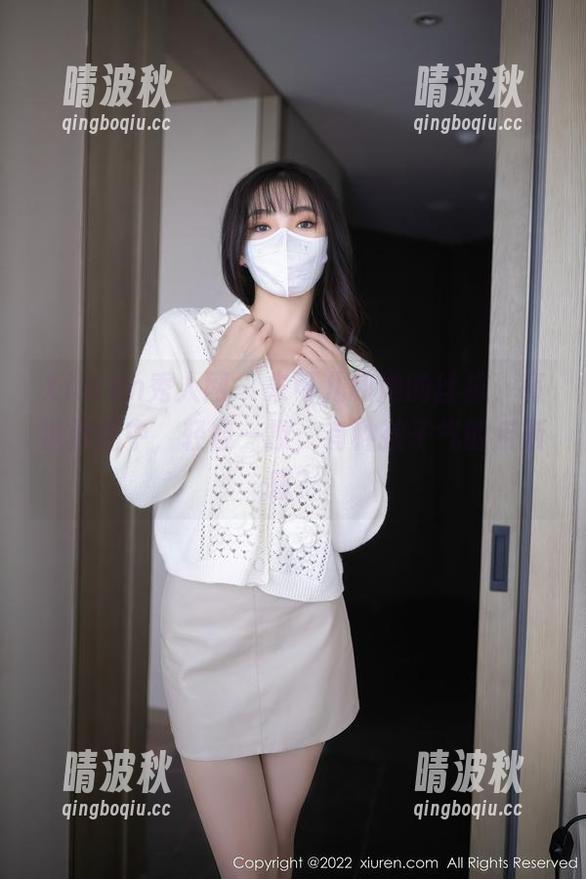 Xiuren秀人网 - 朱可儿和她的丝袜，高清原图中，轻轻一撩，有种孩子气的反叛感？