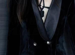 Xiuren秀人网 – 校服新样式?沫晓伊baby最新图集让人忍不住想多看一眼。