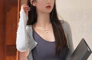 Xiuren秀人网 – 别看了,蛋蛋宝在裸足发威:看这图包,脚底全景!你忍得住吗?