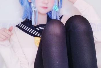 Yuki亭的作品:清纯与撩人之间的微妙平衡