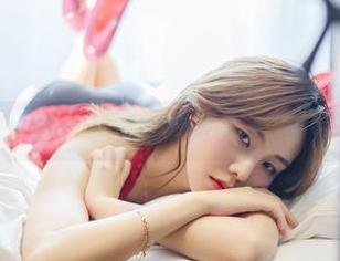 完整系列！Yuna(윤아)的赛博朋克套图，让我的眼睛都在转圈。