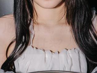 Zia(지아)的私拍来袭，猜这制服女孩哪点最上头？