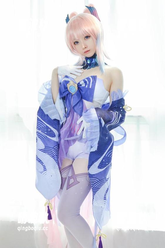 asagiriai(爱ちゃん)的万圣节全套图集，像是在看一场另类的派对直播。