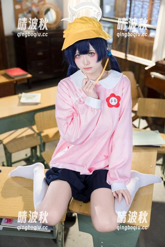 九柒喵在写真里，似乎把翠雀的放飞给藏极品了。