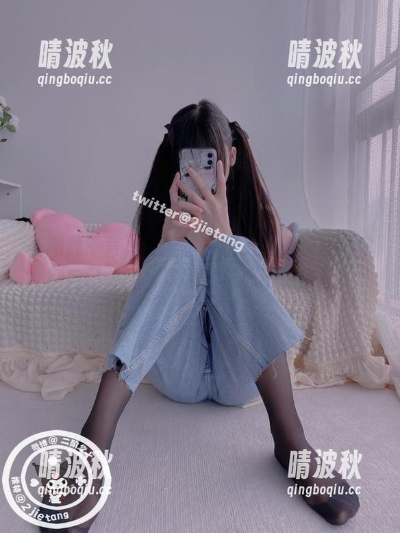 一图胜千言，二阶堂宅绘子的美腿写真你得自己体验，这种腿真心不想分开。