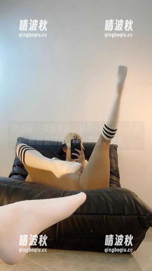 微密圈 - 美图集合，俏妞qiaoniuTT的红色渔网袜俘获心灵的小秘密