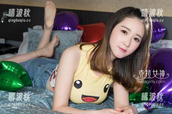 克拉女神 - 佳莹的分享时间，也是美腿狂热者的狂欢时刻！
