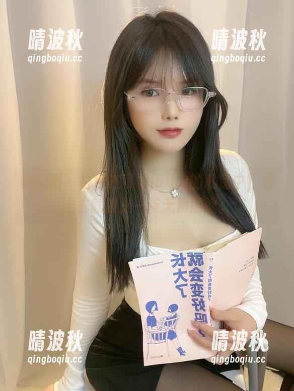 微密圈 - 白色在可馨juicy的私房中，看上去就像是一首无声的歌。