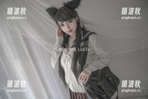 塔塔_Lo1iTa 塔塔_Lo1iTa私拍奋战办公室:突然发现,桌上饮水机成了我创作的最佳伙伴!