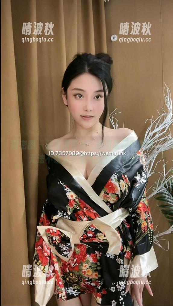 微密圈 - 红色漏背裙，奶雯版福利原图，无法不让人多看几眼的骚气呀！