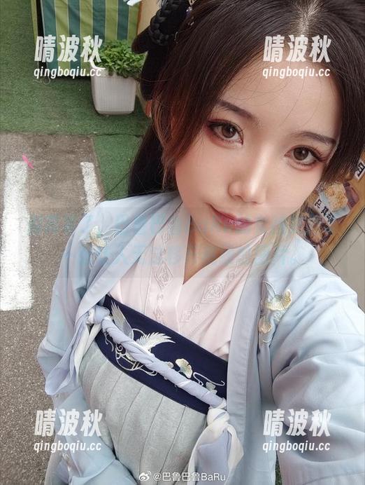别再等了，巴鲁巴鲁BaRu的女孩更新了一张让人无法移开视线的图片。
