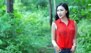 推女郎 – 白丝写真里藏的不只是纯小希的身影，还有无尽的情感碎片。