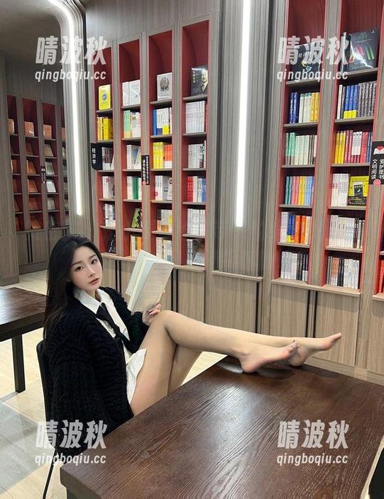 微密圈 - 是小逗逗给你带来的婚纱资源：咔嚓一声，闪电捕捉你的心！
