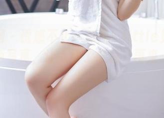 果团网 – 诱惑不止一点点！little贝壳喵的白色写真，让人看了想说‘再来一组’！