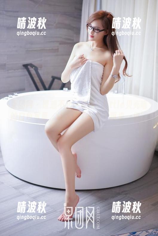 果团网 - 诱惑不止一点点！little贝壳喵的白色写真，让人看了想说‘再来一组’！