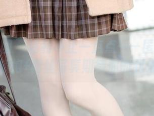森萝财团 – 福利不止一点点——匿名黑丝绒旗袍+肉丝写真期待你的到来。