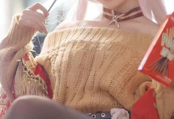 免费下载樱落Selena的吊带作品,保证让你在休闲时光实现“傻乐赖皮”之梦,非但好看还好玩。