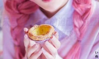 这一封来自300英雄的邀请，浅野菌子的图包让人想一探究竟。
