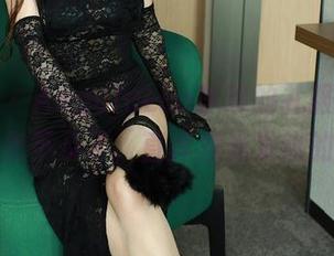 秀人网 – AngelaLee李玲的礼服作品集,下载来不及了,直奔发光发热的未来!