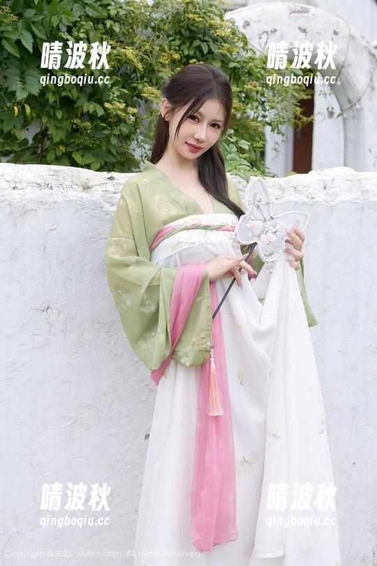 秀人网 - 又来Jennifer小若的最新制服图集，这种气息让我不由自主地停顿了一下。