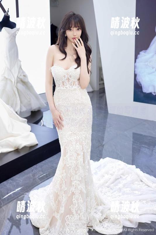 秀人网 - 女神？不如说是夏馨瑶的写真里自我陶醉的恰到好处。