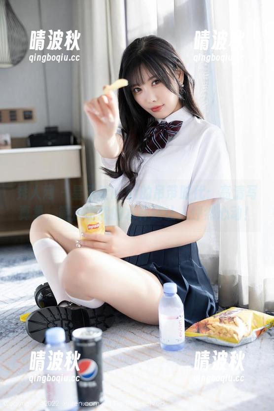 秀人网 - 星子柒kiki的吊带时代：高清写真集，简直比我的水杯还让人怦然心动！