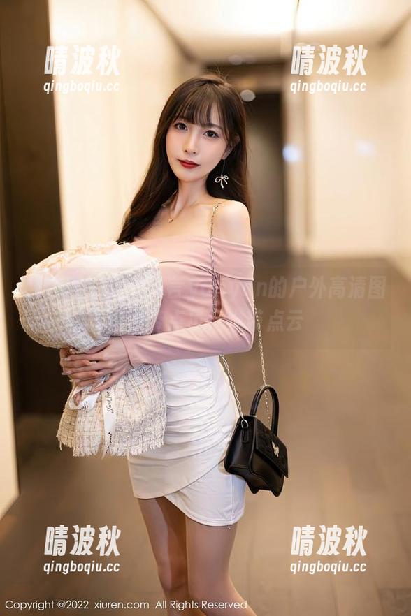 秀人网 - 这是沐言yanyan的户外高清图包，带点风，也带点云