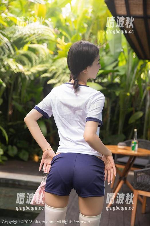 秀人网 - 赵惟依coco的校服秀：谁还能拒绝这样的美图下载呢？