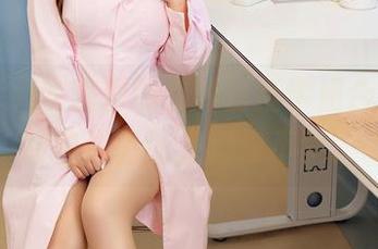 秀人网 – 软糖爱喝奶的最新学姐合集里,有些画面让人忍俊不禁。