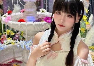 秋山AkI的白衬衫,无圣光下的日常小确幸