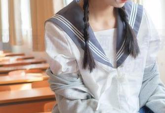 稚乖画册 – 更新啦！赤西夜夜身穿水手服，原图中闪现的不止是风景…