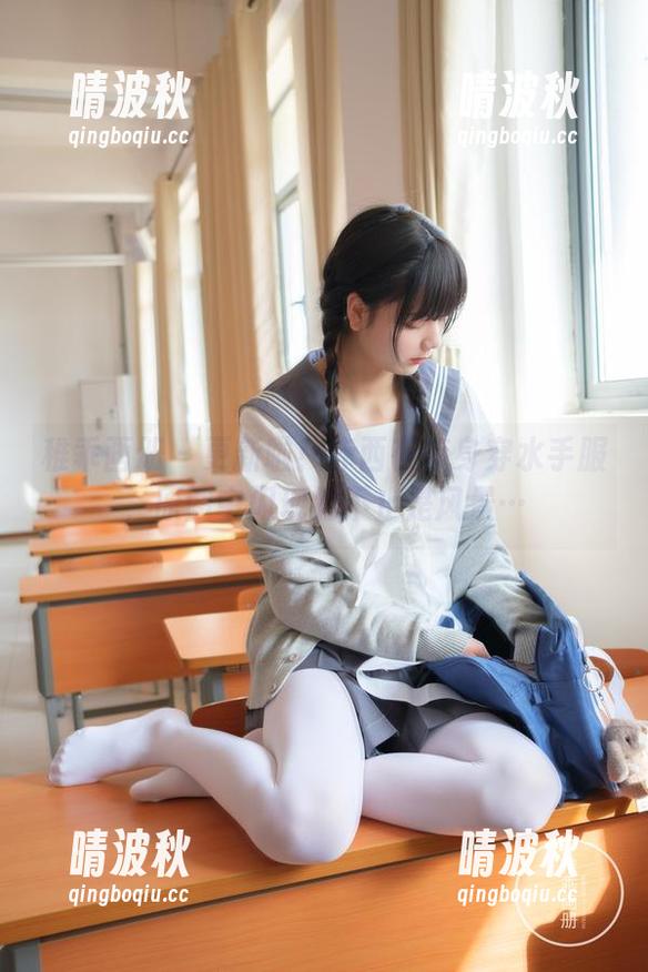稚乖画册 - 更新啦！赤西夜夜身穿水手服，原图中闪现的不止是风景…