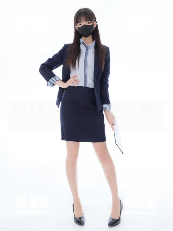紧急企划 - 说好的泳装美图呢？只见林书辞在图包里轻松玩转水花！