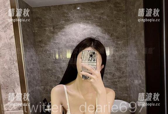 微密圈 - 脸红Dearie的兔女郎套图，谁需要春天？这‘暖意’我是拒绝不了的。