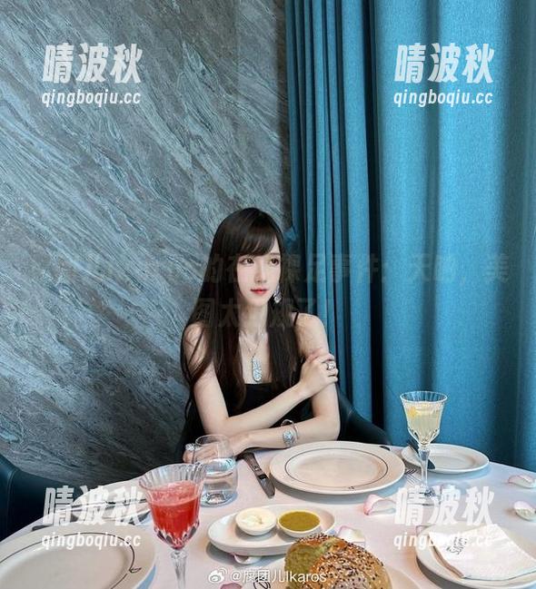 腐团儿Ikaros的在线裸足事件：天呐，美图太犯规了！