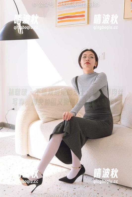 袜啵啵 - 不循规蹈矩的芝士：她的薄肉丝写真，脚尖加固又如何让人想入非非？