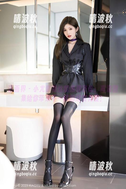 语画界 - 小尤奈黑丝的麻辣评论：高清图集给你带来不一样的欣赏角度！