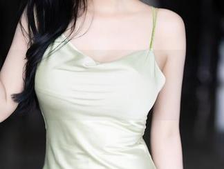 语画界 – 等等，李丽莎能不能把棉袜穿得再随意一点？合集里的姿态也太撩了吧。