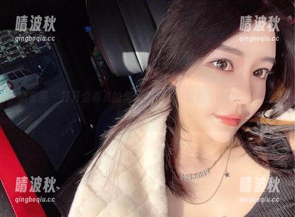 微密圈 - 打开金希儿的美足写真集，默默为她的每个足部细节打call！