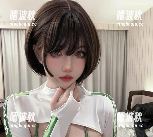 阿薰kaOri的cos图集，学姐礼服和内衣之间的那点“不言”之事